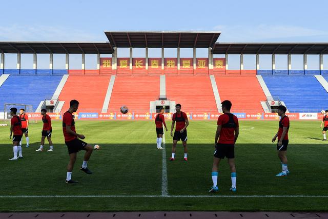 “快乐操场”3.0奥运冠军进校园活动在川收官